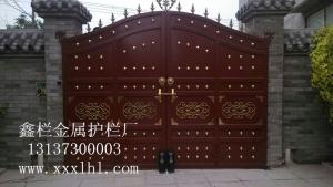 鑫欄金屬制品公司為延津住宅戶安裝歐式大門！